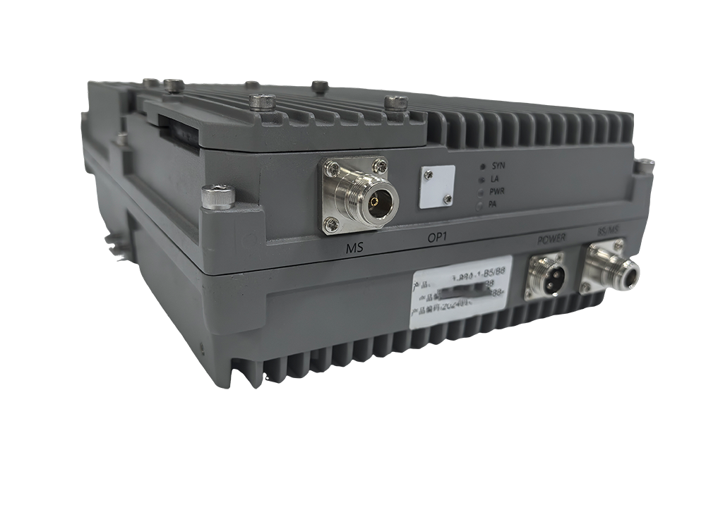  新抚三频手机信号接收器2000㎡